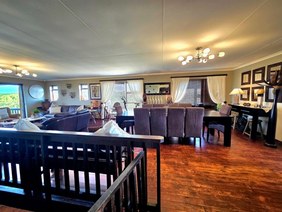 4 Bedroom Property for Sale in Paradise Beach Eastern Cape